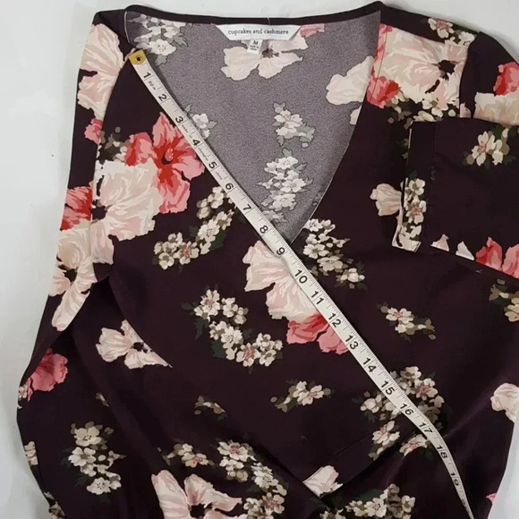 Cupcakes & Cashmere Romper Floral Wine sz  M - Picture 8 of 12